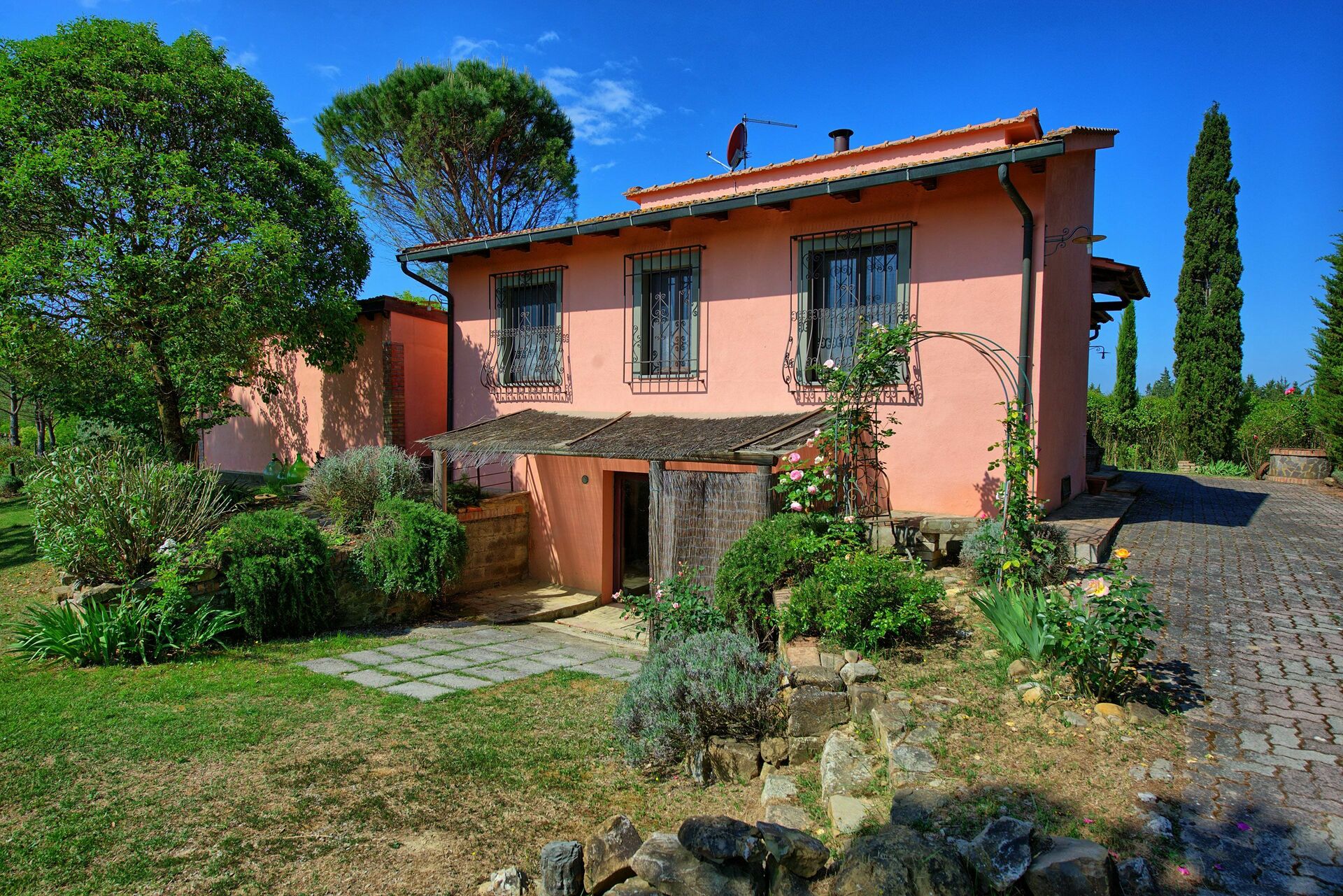 Casa Cipressi badkamer in Sciano