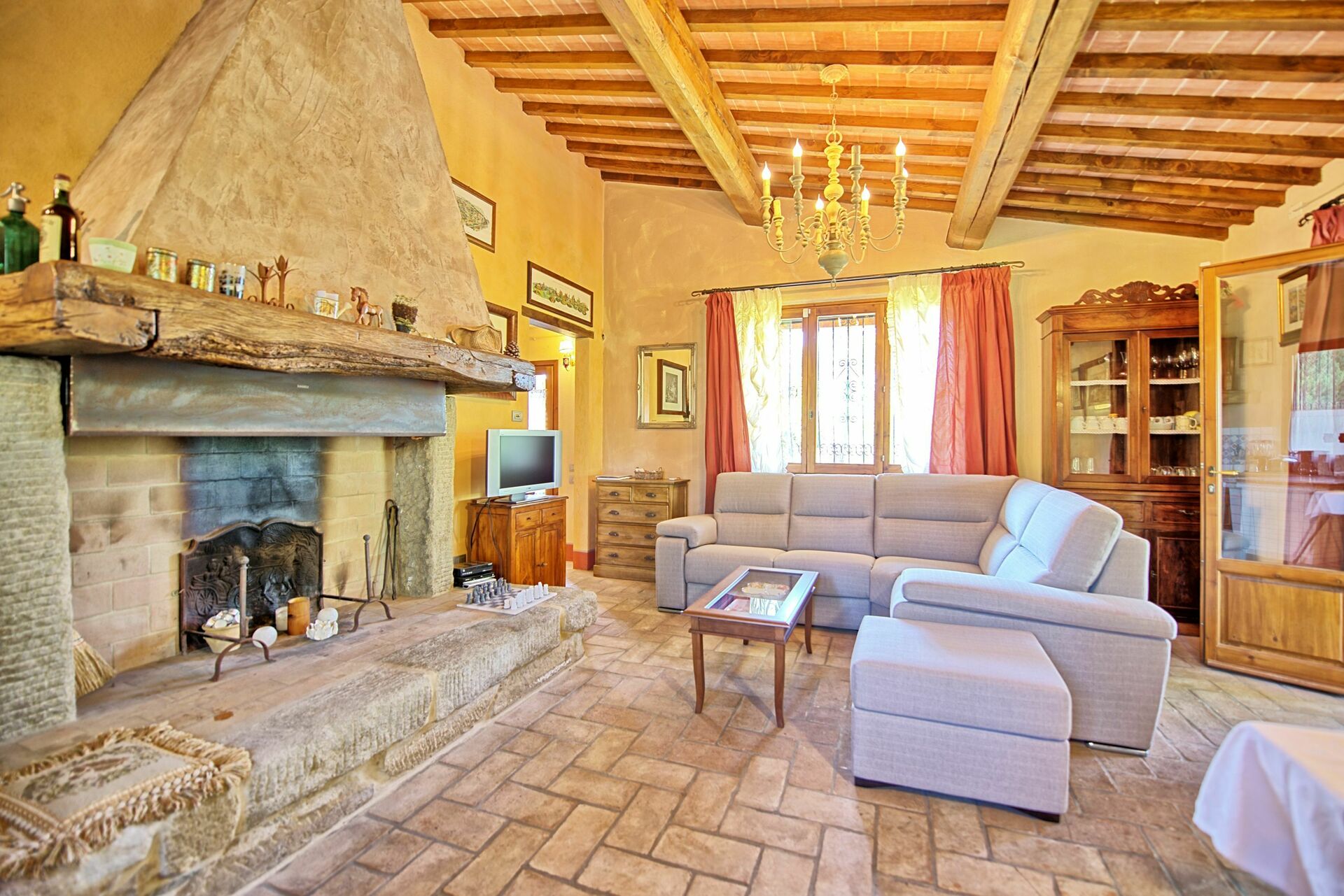 Casa Cipressi interieur in Sciano