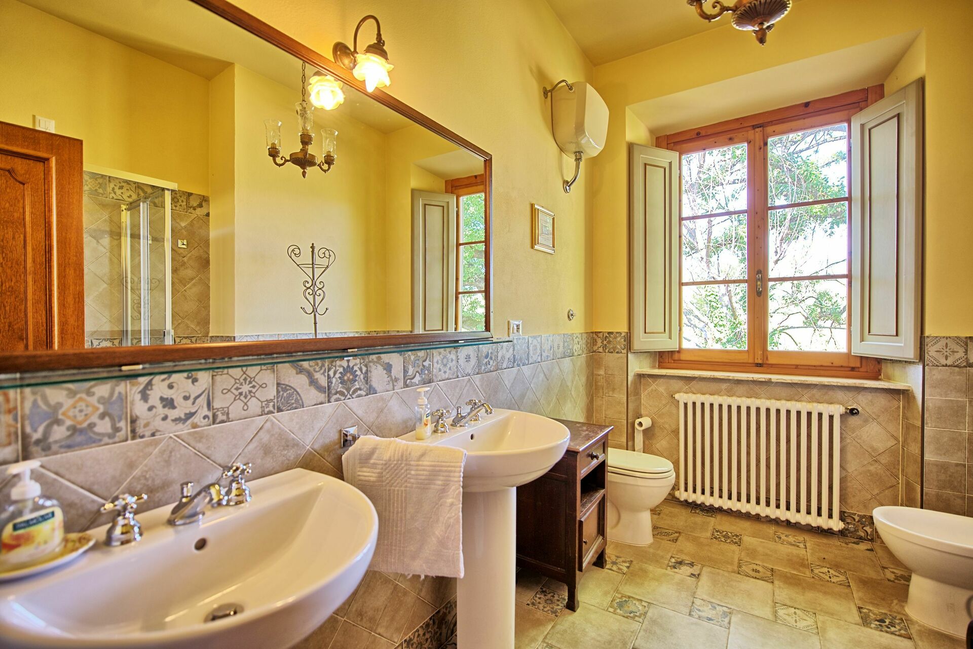 Casale Ambra interieur in Ambra