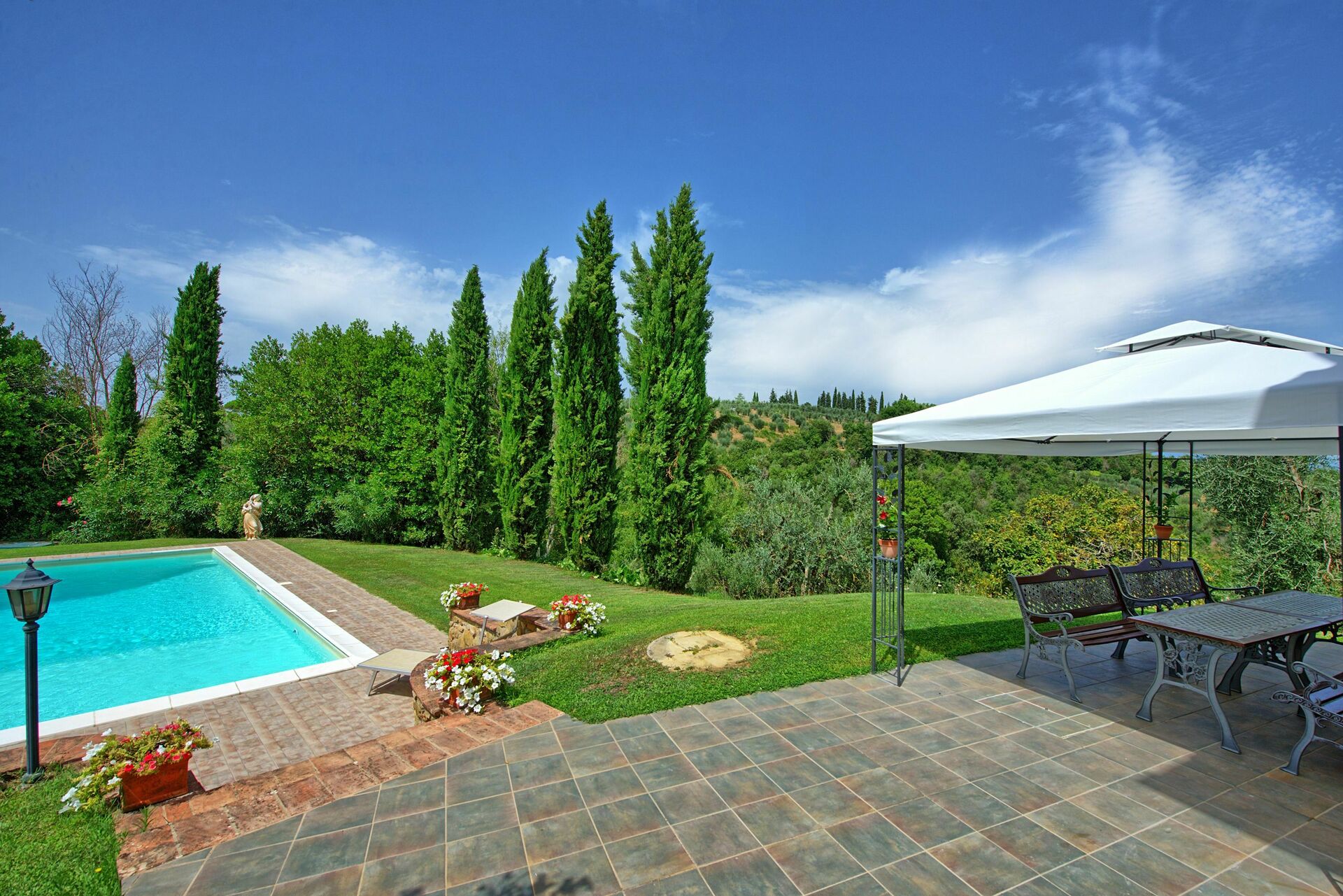 Villa Gloria tuin in Lucignano