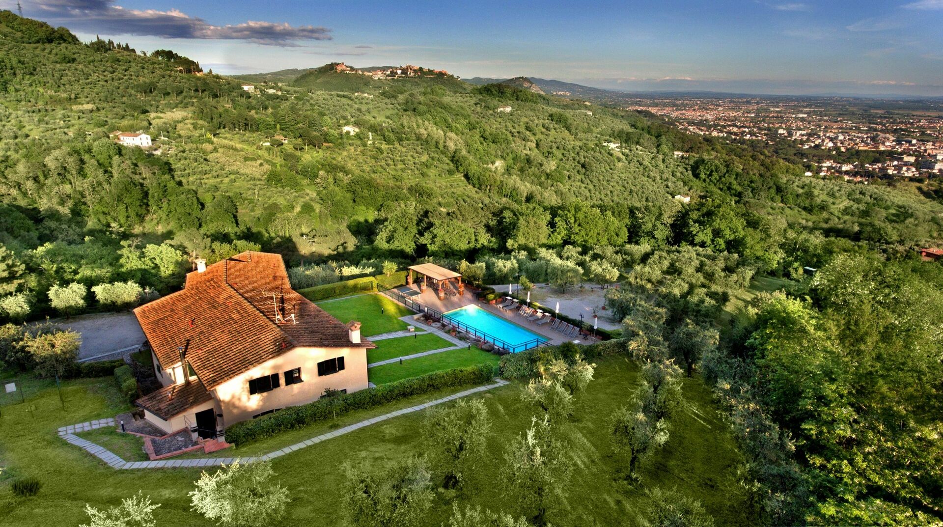 Villa Le Ferrette keuken in Montecatini Terme