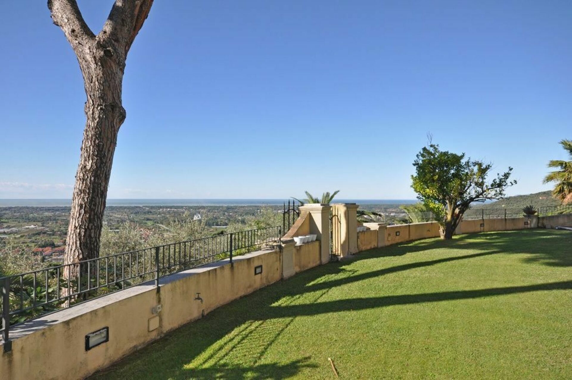 Villa Camaiore tuin in Camaiore