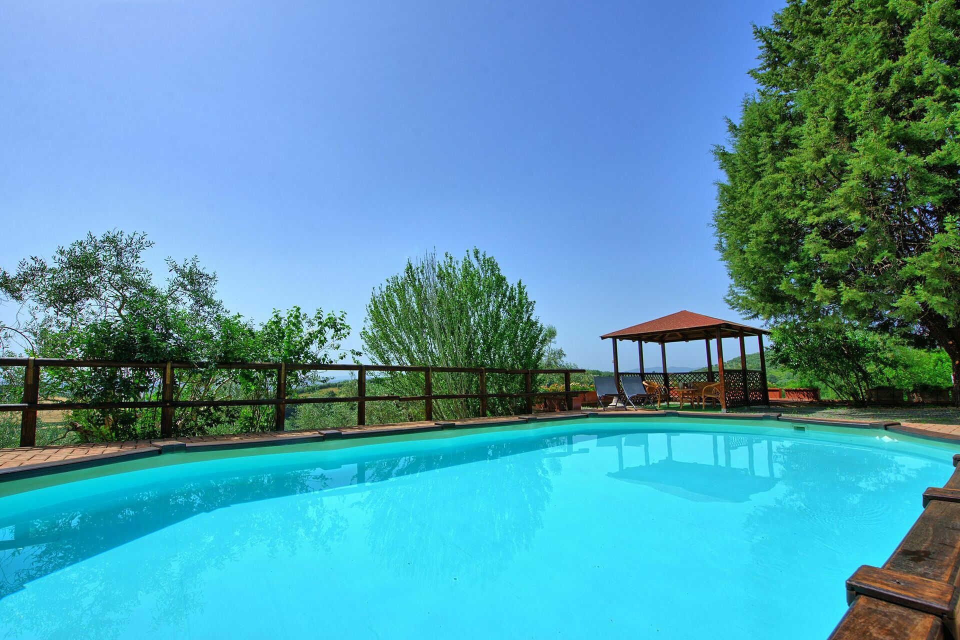 Villa Uccellaia badkamer in Agello