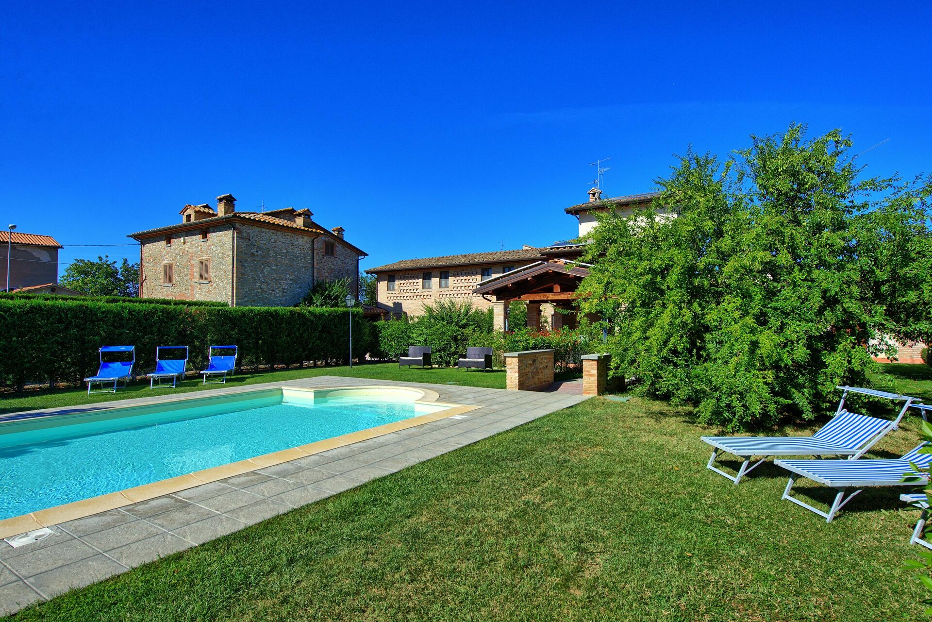 Casale Tiziano badkamer in Fighille