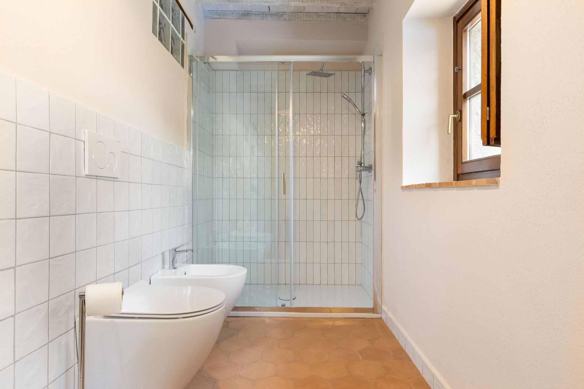 Casale Santa Francesca badkamer in Campiglia D'orcia