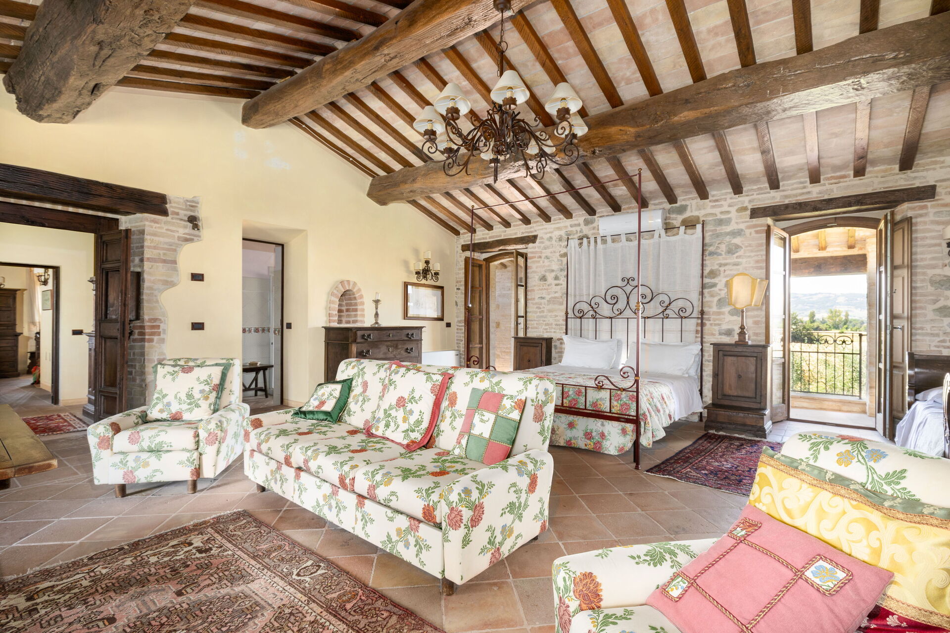 Villa Assisi interieur in Santa Maria Degli Angeli