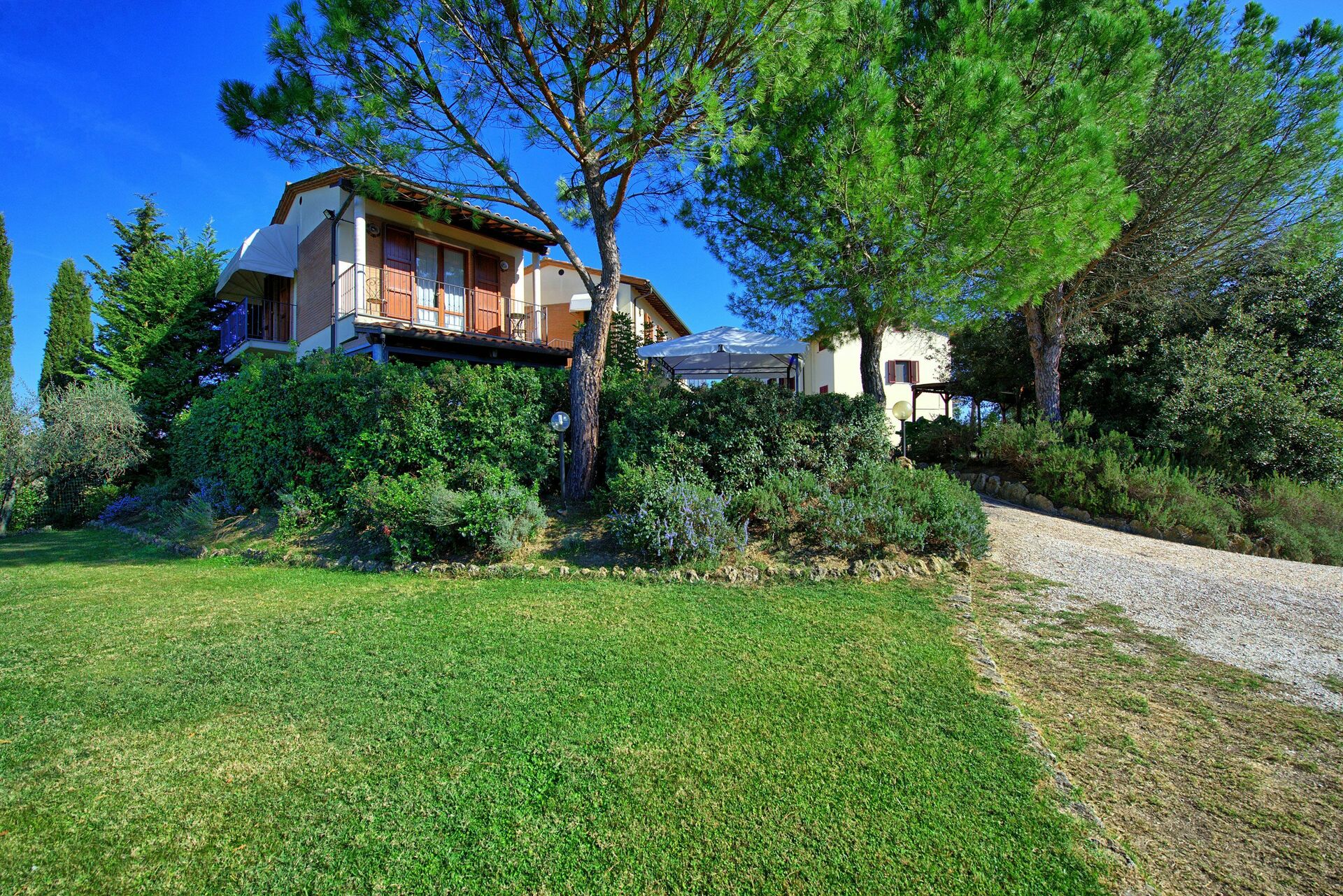 Casa Vasco tuin in Sciano