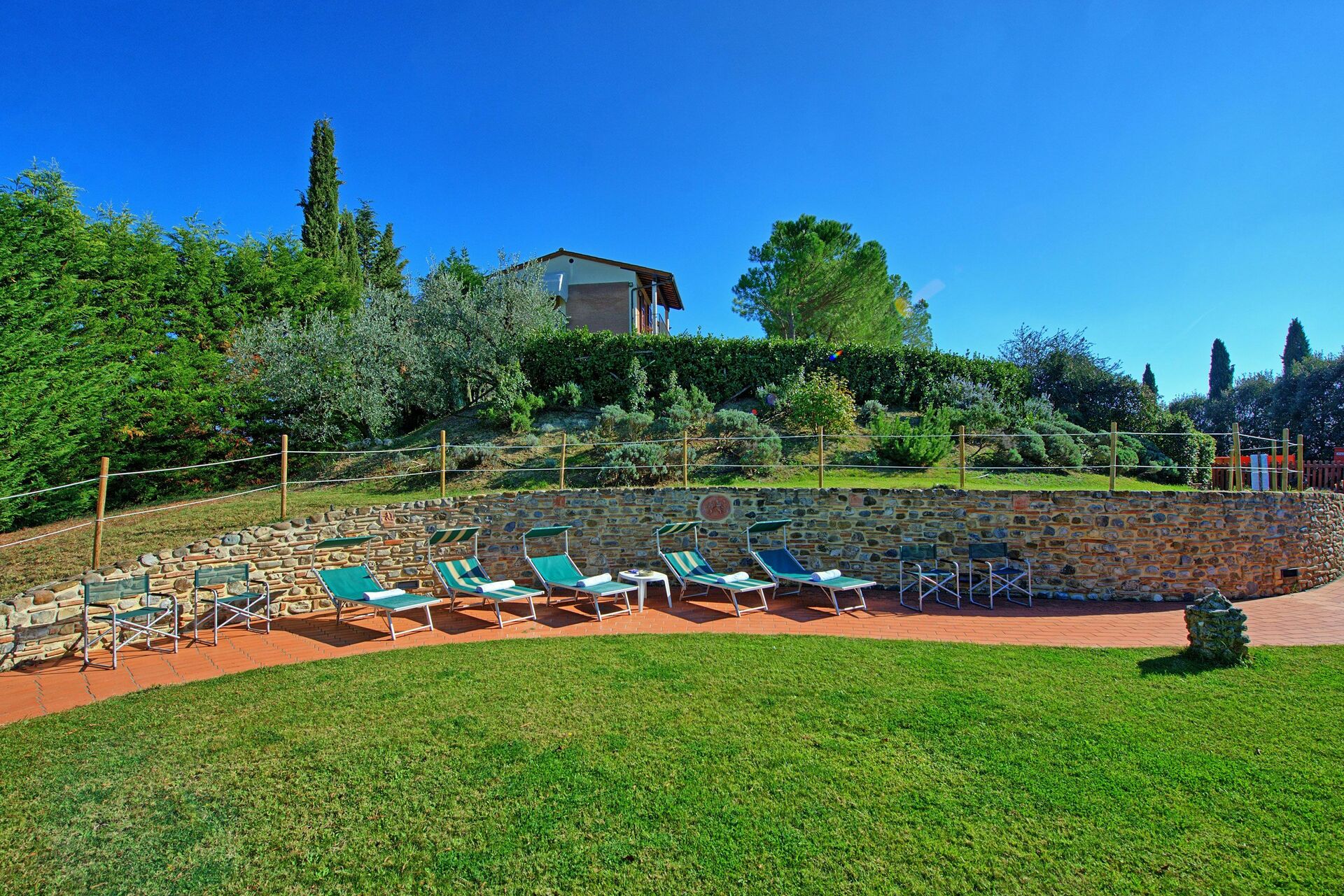 Casa Vasco tuin in Sciano