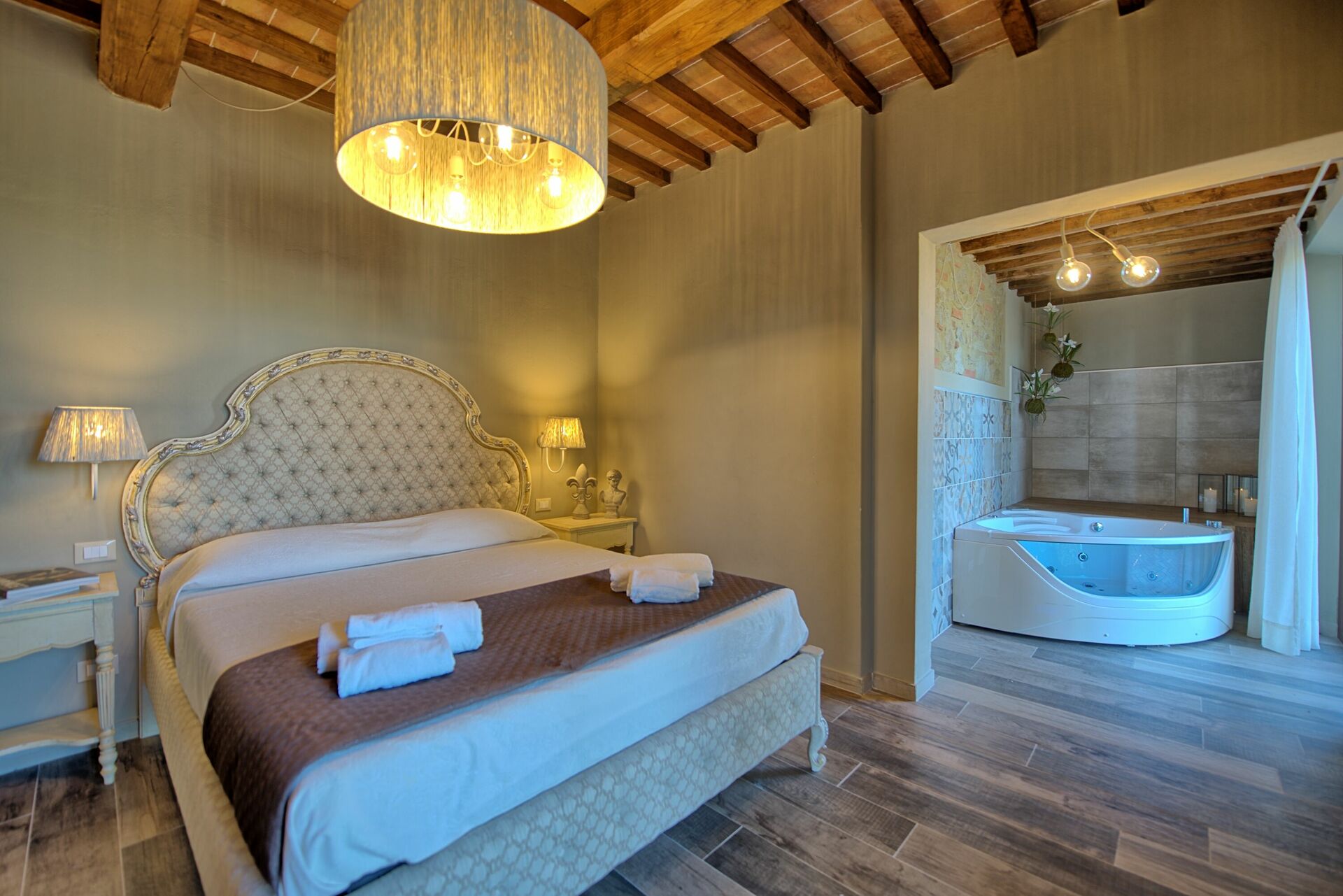 Villa Massimiliano badkamer in Lajatico