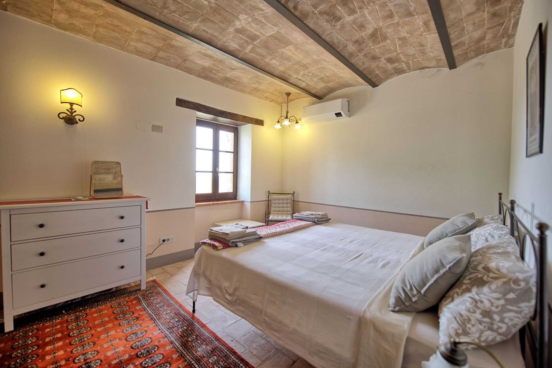 Villa Collina slaapkamer in Montegiove