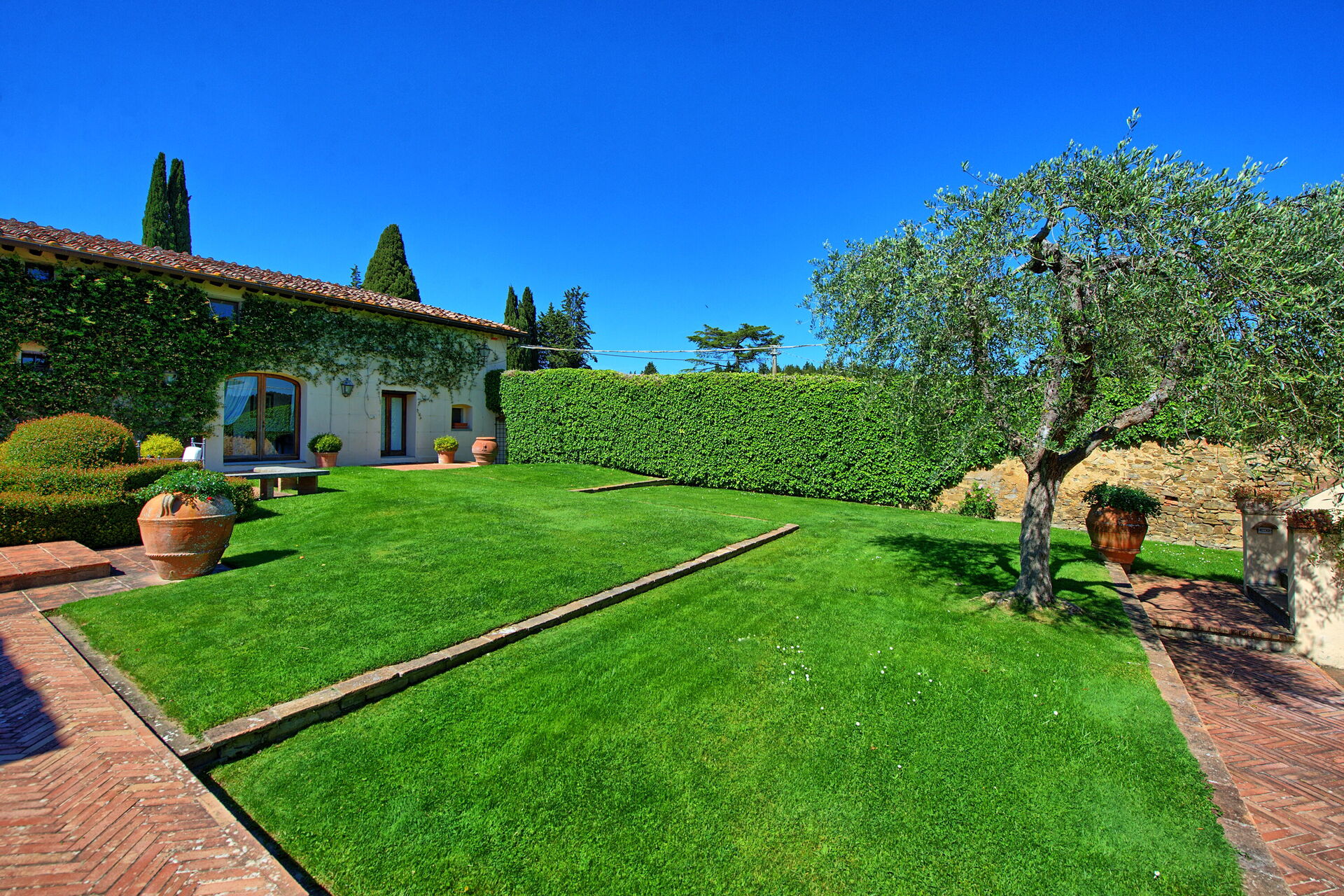 Villa Paneretta interieur in Monsanto Ii