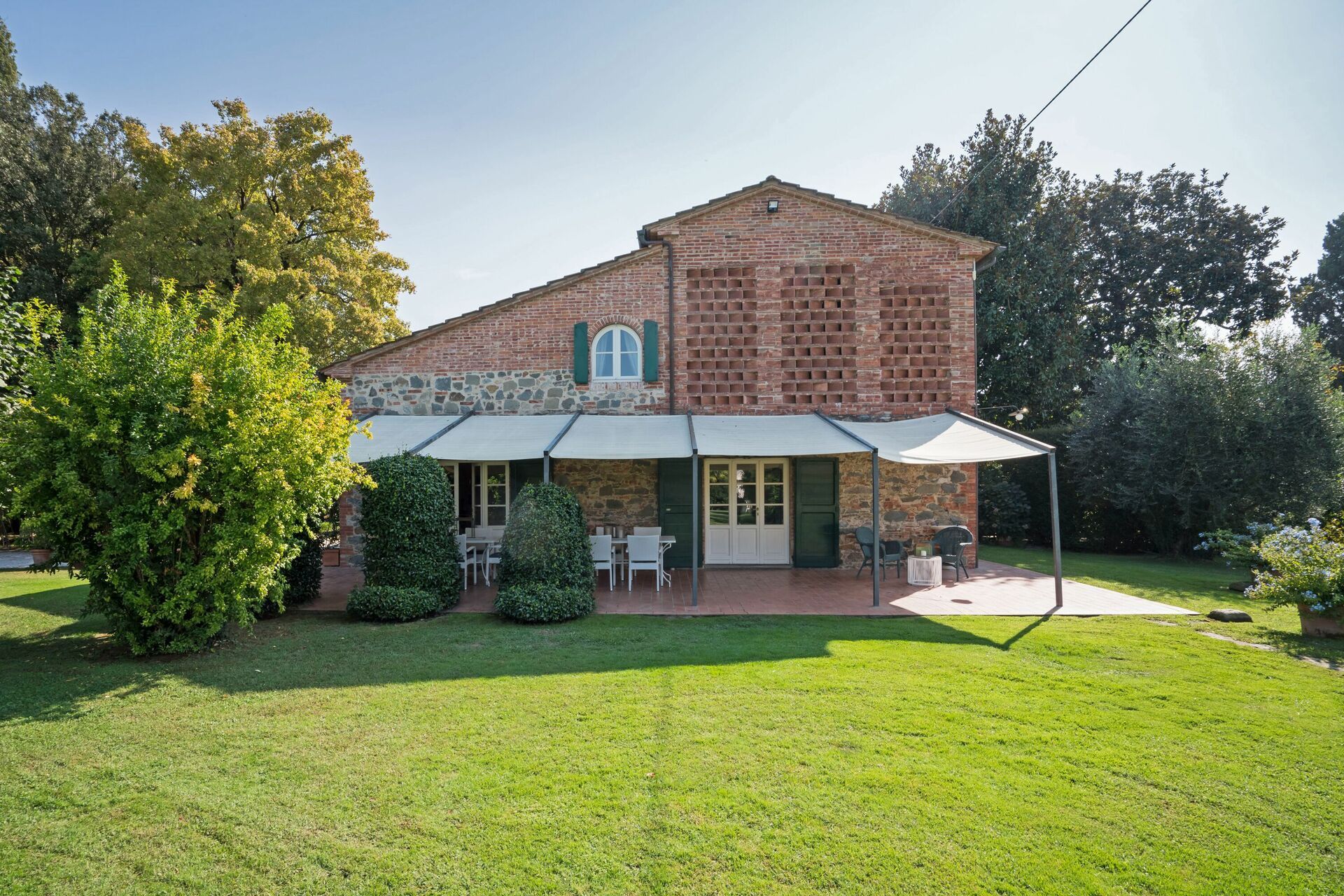 Villa Fontine in Orentano, Toscane